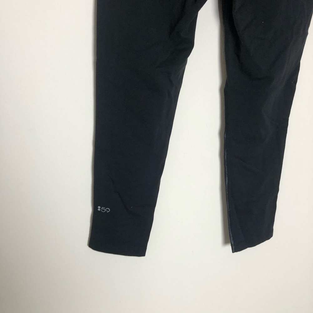 Splits59 Highlight Performance Cropped Capri Leggings - Picture 7 of 9
